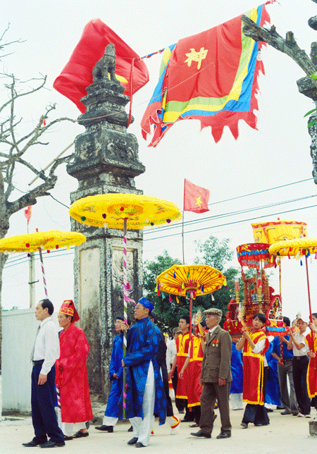 Lễ hội ngày 18 tháng giêng của làng được tổ chức hàng năm, nhằm cầu lộc, cầu an, cầu cho mưa thuận gió hòa, cho dân làng được yên vui trong năm.
