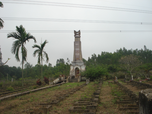 Nghĩa trang liệt sỹ tại thị trấn Lệ Ninh