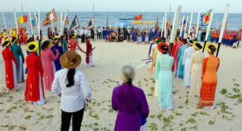 Lễ hội cầu ngư ở làng biển Bảo Ninh (Đồng Hới)