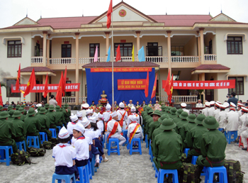 Lễ giao nhận quân tại huyện Minh Hóa. Ảnh: M.V