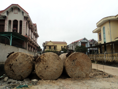 UBND huyện Quảng Trạch đã có quyết định hợp lòng dân khi đình chỉ việc xây dựng cây xăng ở giữa khu dân cư. Ảnh: P.P.T
