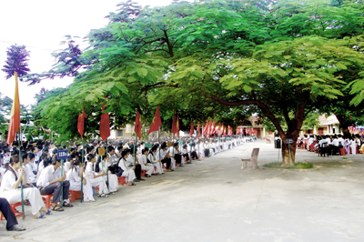 Một buổi chào cờ đầu tuần của Trường THPT số 1 Quảng Trạch
