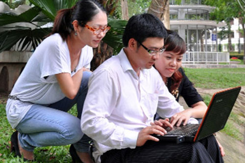 Không có nhiều quốc gia mà việc sử dụng Internet dễ dàng và thuận lợi, chất lượng ở mọi nơi từ trong nhà, cơ quan cho đến các điểm công cộng như ở Việt Nam.