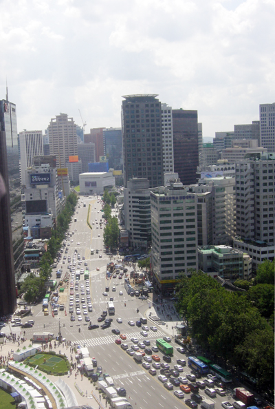 Một khu phố Seoul nhìn từ trên cao.