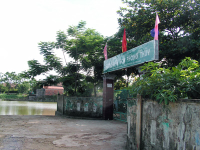 Trường mầm non Phong Thủy (Lệ Thủy) nằm ngay sát sông Kiến Giang nên công tác phòng chống mưa bão, lũ lụt gặp nhiều khó khăn