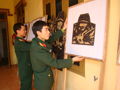 CBCS Ban CHQS thành phố Đồng Hới chuẩn bị  mô hình học cụ cho đợt ra quân huấn luyện 2013.