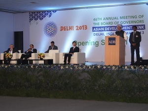 Thủ tướng Ấn Độ Manmohan Singh phát biểu khai mạc Hội nghị. (Ảnh: Minh Lý-Tiến Hiến/Vietnam+)