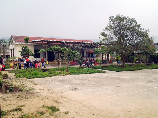 Cơ sở vật chất Trường mầm non xã Cao Quảng chưa đáp ứng được nhu cầu dạy và học trên địa bàn.
