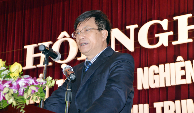 Đồng chí Lương Ngọc Bính, Ủy viên Trung ương Đảng, Bí thư Tỉnh ủy, Chủ tịch HĐND tỉnh, kết luận hội nghị.