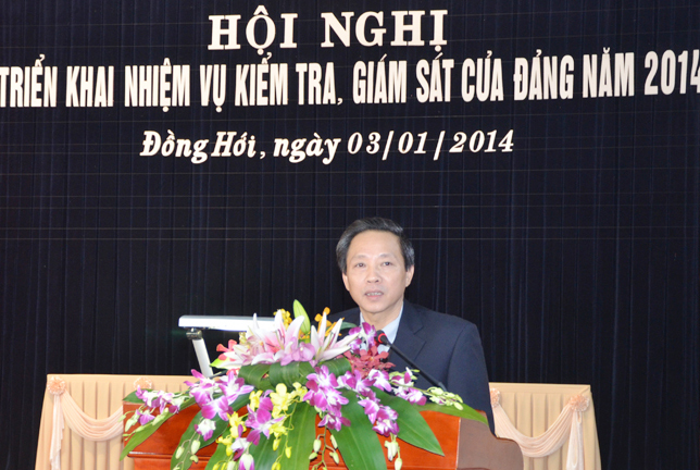 Đồng chí Hoàng Đăng Quang, Phó Bí thư Thường trực Tỉnh uỷ , Trưởng đoàn đại biểu Quốc hội tỉnh phát biểu kết luận hội nghị.