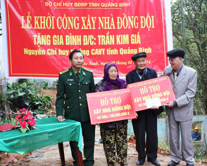 Khởi công xây nhà đồng đội cho gia đình đồng chí Trần Kim Giá.