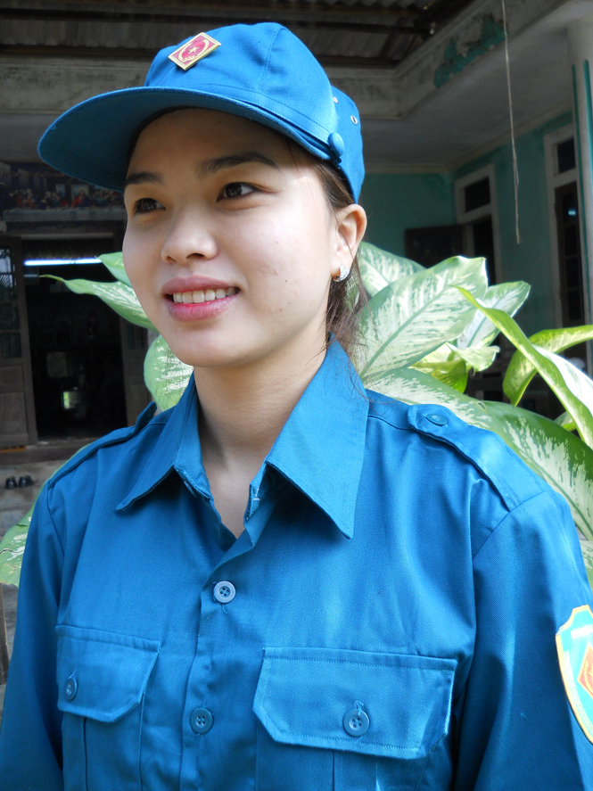 Đồng chí Hoàng Thị Lợi, nữ dân quân xã Đồng Hoá (Tuyên Hoá).