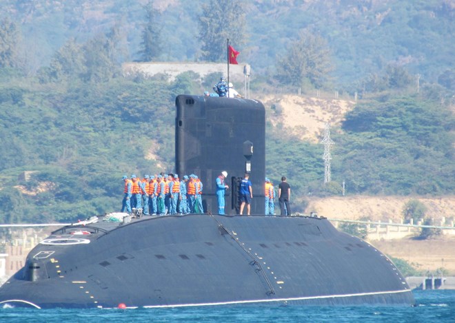 Tàu ngầm Hà Nội đã vào Quân cảng Cam Ranh an toàn ngày 3-1-2014. (Ảnh: Tiên Minh/TTXVN)