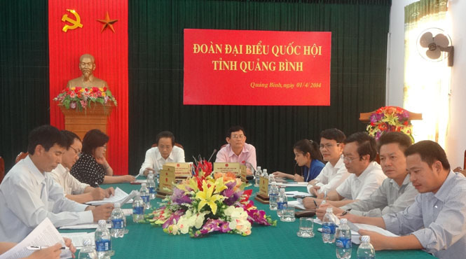 Các đại biểu tham dự buổi chất vấn tại điểm cầu tỉnh Quảng Bình.