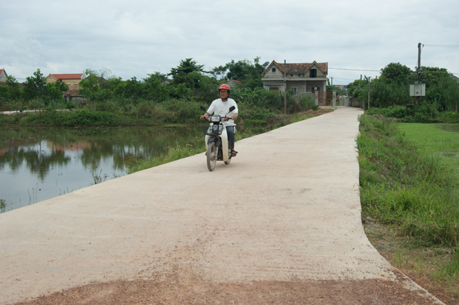 Thanh tra huyện Lệ Thuỷ đã tham mưu cho UBND huyện thu hồi số tiền sai phạm hơn 656 triệu đồng trong việc thi công đường giao thông nông thôn  thuộc chương trình xây dựng nông thôn mới ở xã Phong Thủy.