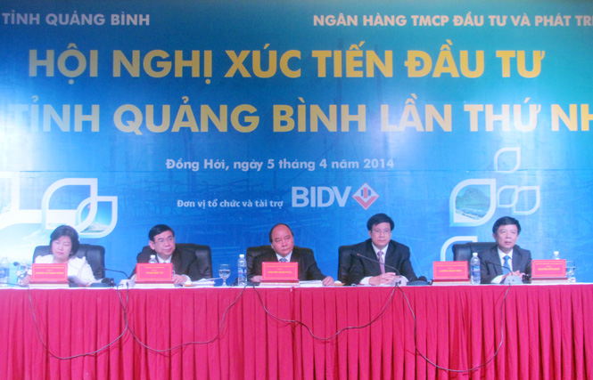 Phó Thủ tướng Nguyễn Xuân Phúc, lãnh đạo tỉnh và BIDV chủ trì hội nghị.