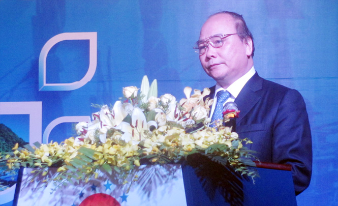 Phó Thủ tướng Nguyễn Xuân Phúc phát biểu ý kiến chỉ đạo tại hội nghị.