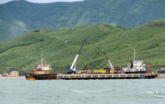 Khu vực cảng Hòn La, nơi Petro Lào sẽ đầu tư xây dựng kho ngoại quan  có tổng mức đầu tư 200 triệu USD.