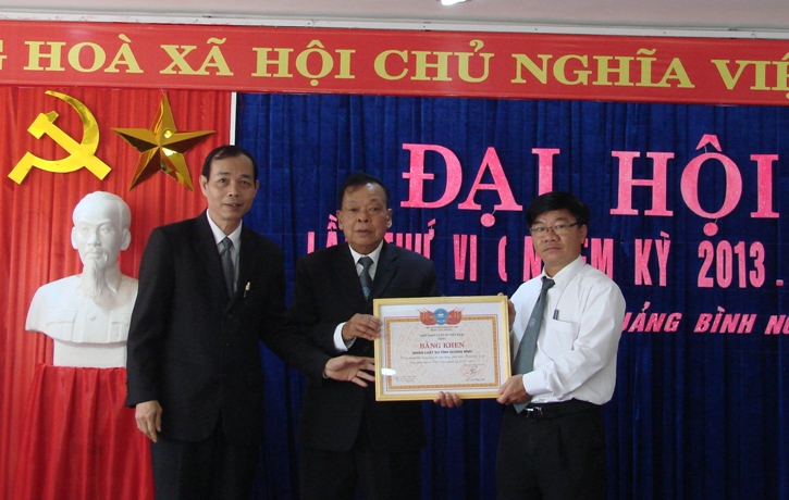 Đoàn Luật sư tỉnh nhận Bằng khen của Chủ tịch Liên đoàn Luật sư Việt Nam