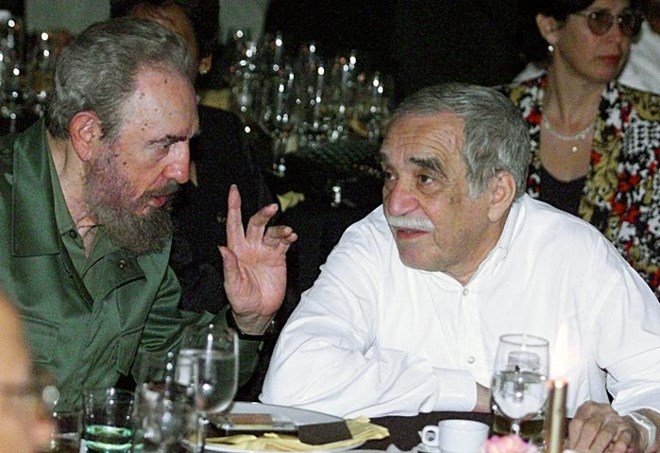 Marquez và lãnh tụ Cuba Fidel Castro năm 2000 (Nguồn: AFP)
