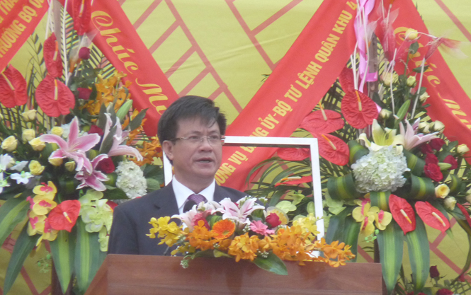 Đồng chí Lương Ngọc Bính, Uỷ viên Trung ương Đảng, Bí thư Tỉnh uỷ, Chủ tịch HĐND tỉnh đọc diễn văn ôn lại quá trình 410 năm hình thành và phát triển tỉnh Quảng Bình.