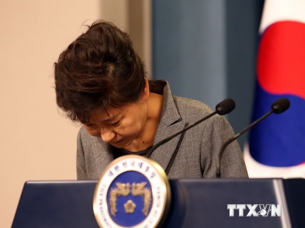 Tổng thống Hàn Quốc Park Geun-Hye đã xin lỗi người dân về cách thức quản lý và xử lý yếu kém liên quan đến vụ chìm phà SEWOL. (Nguồn: AFP/TTXVN)