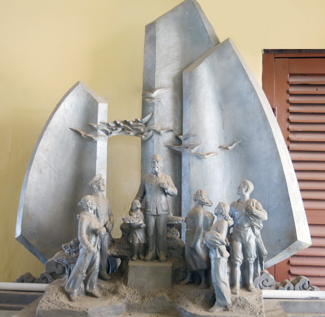Mô hình tượng đài Bác Hồ với nhân dân Quảng Bình đã được phê duyệt.