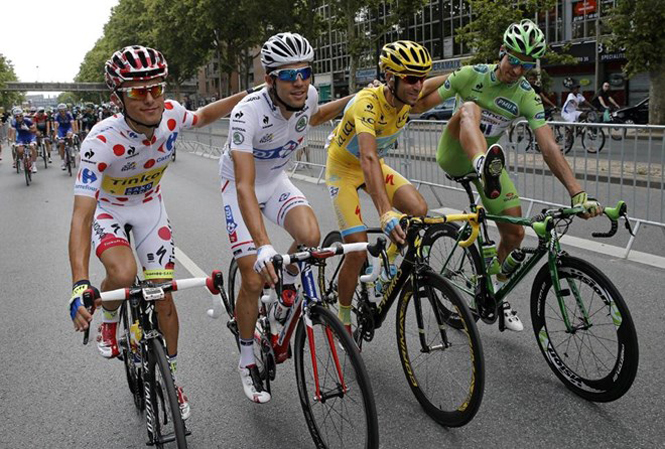 Các tay đua giành giải thưởng cá nhân của Tour de France 2014 (Nguồn: AP)