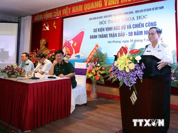 Đô đốc Nguyễn Văn Hiến phát biểu tại Hội thảo. (Ảnh: Trọng Đức/TTXVN)