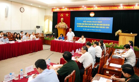 Chủ tịch MTTQ Nguyễn Thiện Nhân chủ trì buổi giao ban. Ảnh: VGP/Từ Lương