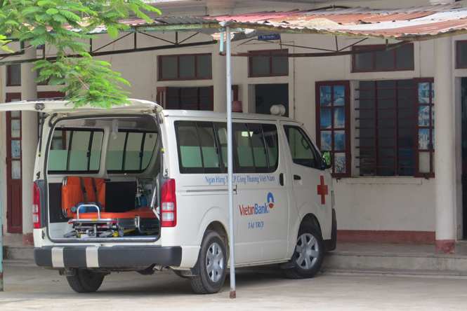 Tuy đã được cải thiện nhiều, nhưng tình trạng thiếu xe cứu thương ở các bệnh viện tuyến huyện vẫn chưa đáp ứng đủ nhu cầu của người dân.