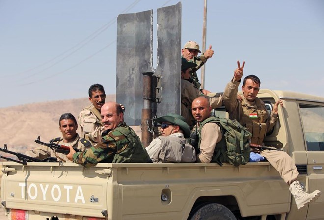 Các chiến binh người Kurd ở Iraq tham gia chiến đấu chống lại IS (Nguồn: AP)