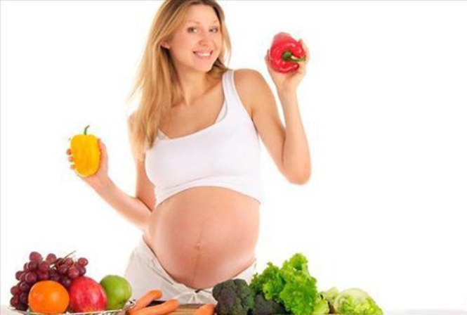  Thai kỳ là khoảng thời gian mà cơ thể các mẹ bầu sẽ có nhiều thay đổi, chính vì vậy thói quen ăn uống cũng cần được điều chỉnh để không gây ảnh hưởng tới sức khỏe của bản thân và của thai nhi.