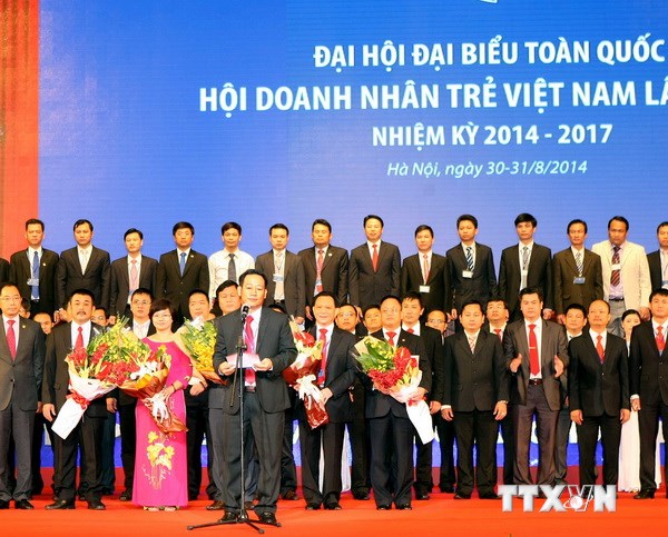 Tân Chủ tịch Hội Doanh nhân trẻ Việt Nam Bùi Văn Quân phát biểu nhận nhiệm vụ trước Đại hội. (Ảnh: Phạm Kiên/TTXVN)