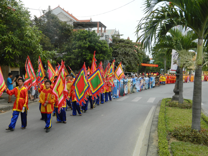 Lễ hội đường bộ chào mừng kỷ niệm 69 năm Cách mạng Tháng Tám và Quốc khánh 2-9.