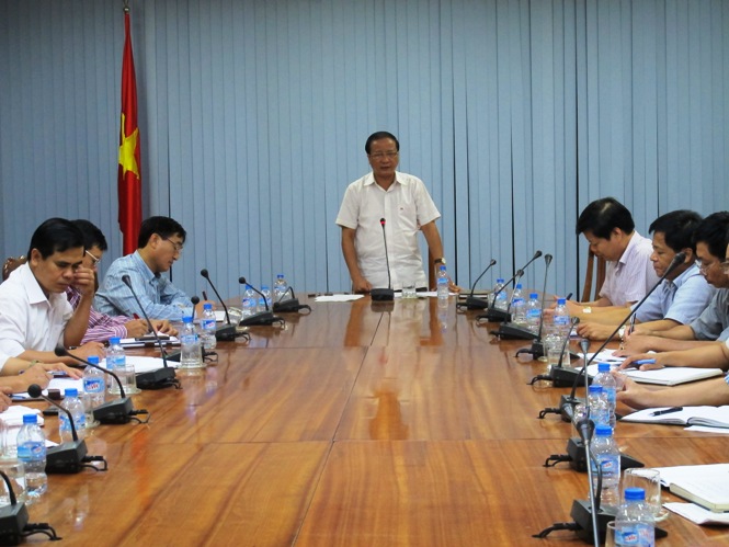  Đồng chí Trần Văn Tuân, UVTV Tỉnh ủy, Phó Chủ tịch UBND tỉnh chủ trì cuộc họp giao ban.