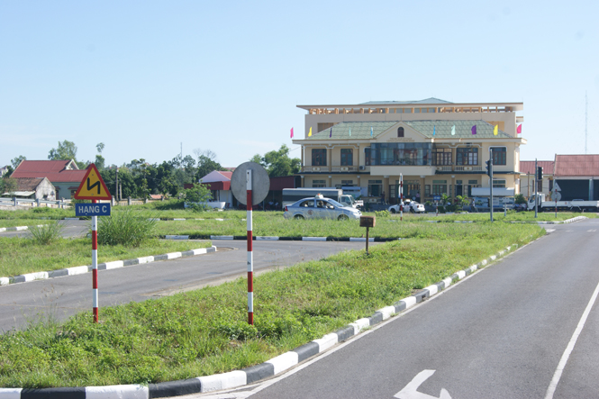 Trung tâm sách hạch lái xe Trường TCKTCNN Quảng Bình.