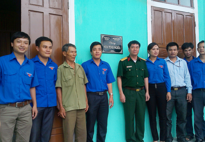 Đoàn TNCS Hồ Chí Minh thị xã Ba Đồn phối hợp với Viettel Quảng Bình tổ chức lễ bàn giao nhà tình nghĩa cho đối tượng chính sách trên địa bàn