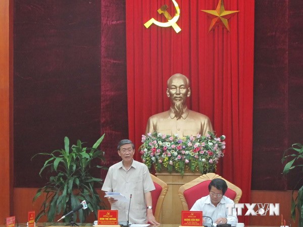 Ông Đinh Thế Huynh phát biểu tại buổi làm việc với Ban thường vụ Tỉnh ủy Phú Thọ. (Ảnh: Tạ Toàn/TTXVN)