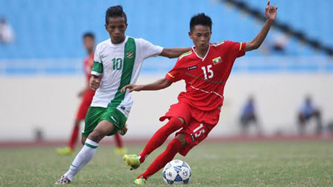U19 Việt Nam (áo đỏ) quyết tâm trả được món nợ với U19 Myanmar