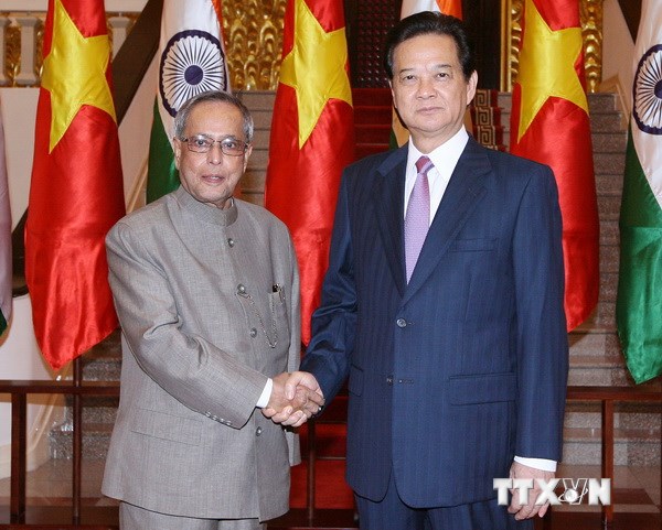 Thủ tướng Nguyễn Tấn Dũng hội kiến với Tổng thống Cộng hòa Ấn Độ Pranab Mukherjee. (Ảnh: Thống Nhất/TTXVN)