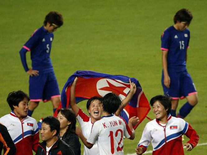 Chức vô địch thứ ba trong lịch sử bóng đá nữ Triều Tiên tại ASIAD. (Ảnh: Reuters)