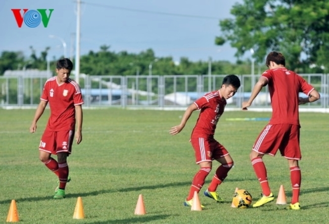 U19 Việt Nam miệt mài luyện tập trên đất Myanmar. (Ảnh: Nhung Trần)