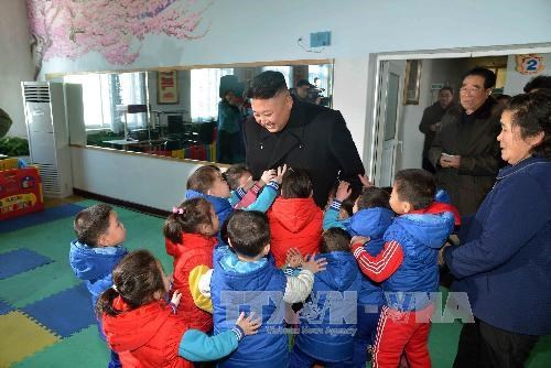 Ông KIm Jong Un đang xây dựng hình ảnh một nhà lãnh đạo gần dân. (Nguồn: KCNA)