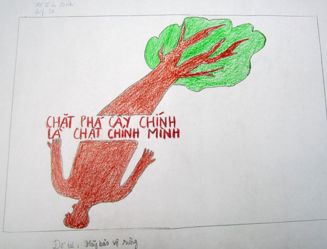 Bức tranh với đề tài “Hãy bảo vệ rừng” của em Hồ Văn Bích, lớp 9A đạt giải nhất.