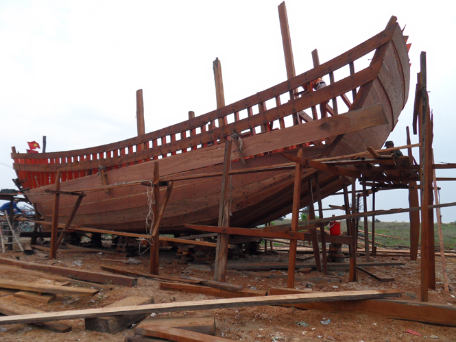 Ngư dân xã Bảo Ninh đóng tàu công suất lớn để đánh bắt vùng biển xa.