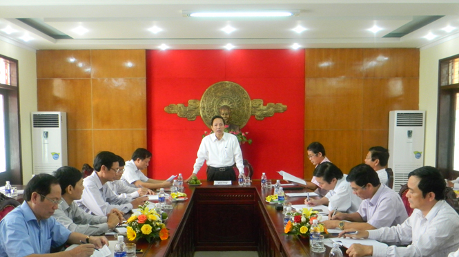 Đồng chí Hoàng Đăng Quang, Phó Bí thư Thường trực Tỉnh ủy, Trưởng đoàn đại biểu Quốc hội tỉnh phát biểu kết luận tại buổi làm việc.