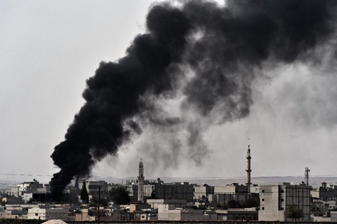 Khói bốc cao do dao tranh dữ dội ở Kobane. (Nguồn: AFP)