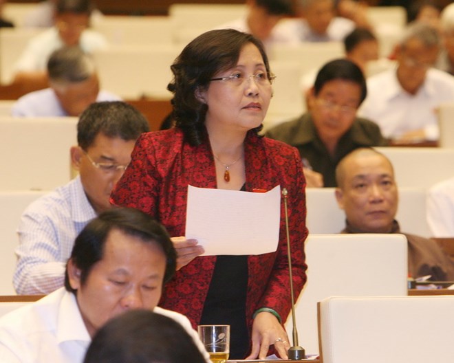 Đại biểu Quốc hội thành phố Hà Nội Nguyễn Thị Hồng Hà phát biểu ý kiến. (Ảnh: Thống Nhất/TTXVN)