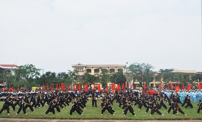 Màn đồng diễn võ thuật tại Đại hội TDTT huyện Quảng Ninh